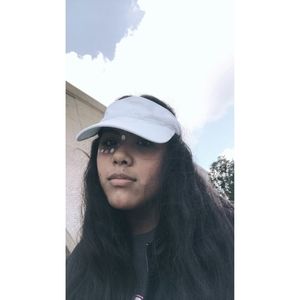 Meet your Posher, Jolie